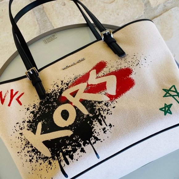 NWT Michael Kors jet set carry all tote graffiti - Picture 5 of 6